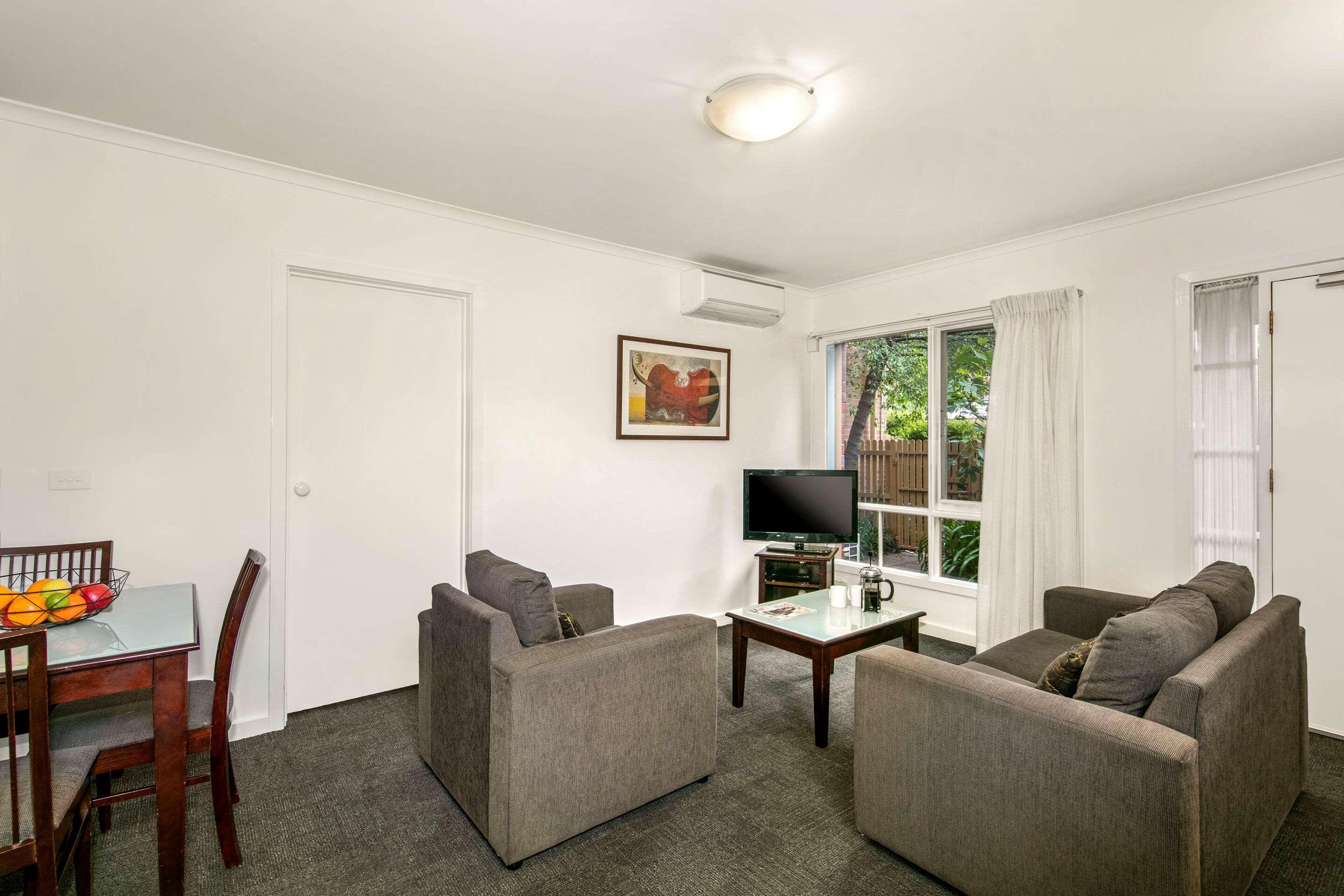 Comfort Apartments Royal Gardens Melbourne Exterior photo